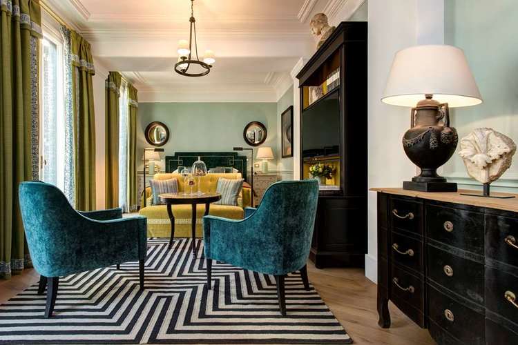 ΔΙΑΚΡΙΣΕΙΣ ΞΕΝΟΔΟΧΕΙΩΝ