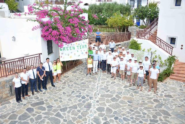 Δύο από τα παλαιότερα Κρητικά έθιμα αναβιώνουν στο Creta Maris Beach Resort