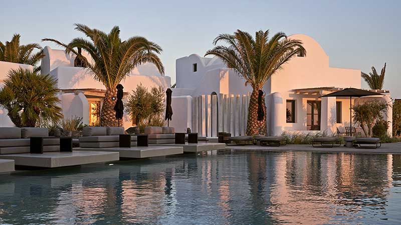 Ο Ρόμπερτ Ντε Νίρο και ο Nobu ανοίγουν ξενοδοχείο στη Σαντορίνη | Hotel  Design Magazine | Αρχιτεκτονική, Διακόσμηση και Εξοπλισμός Ξενοδοχείων