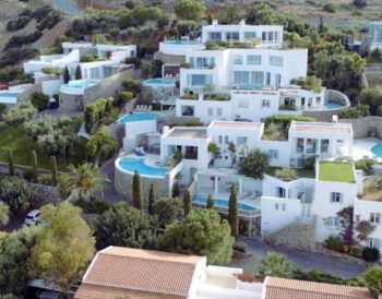 Η EVERTY επενδύει στην Ελληνική Φιλοξενία με την απόκτηση του Elounda Gulf Villas
