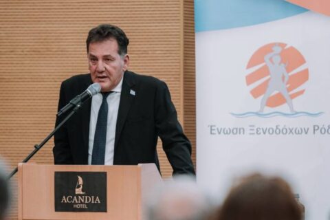 «Θετική εξέλιξη για τα νησιά μας, κατάφωρη αδικία για τη Ρόδο. Θα συνεχίσουμε να διεκδικούμε»