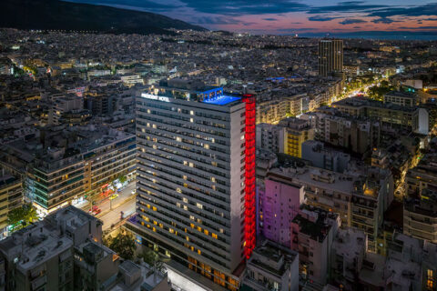 Το President Hotel Athens αποκαλύπτει την ανανεωμένη εξωτερική κλίμακα πυρασφάλειας με την υπογραφή του Minos Digenis Arquitectos