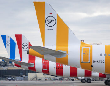 Η Condor επεκτείνει το δίκτυο πόλεών της από τη Φρανκφούρτη, με την Αθήνα, τη Φλωρεντία και τη Στοκχόλμη csm_A320_Condor_stripes_ce083360ed